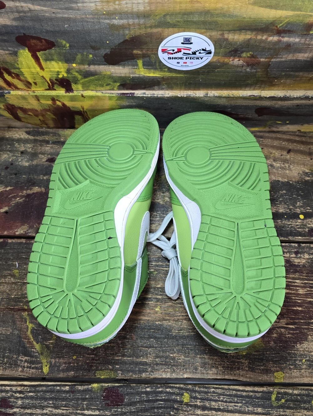 Nike Dunk Low Chlorophyll White Green DH9765-301 GS Size 4.5Y=Women's 6 Used - Picture 7 of 8